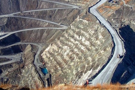 Is Canada\'s Asbestos Mining Industry in Trouble?
