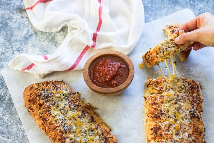 Domino\'s Cheesy Bread